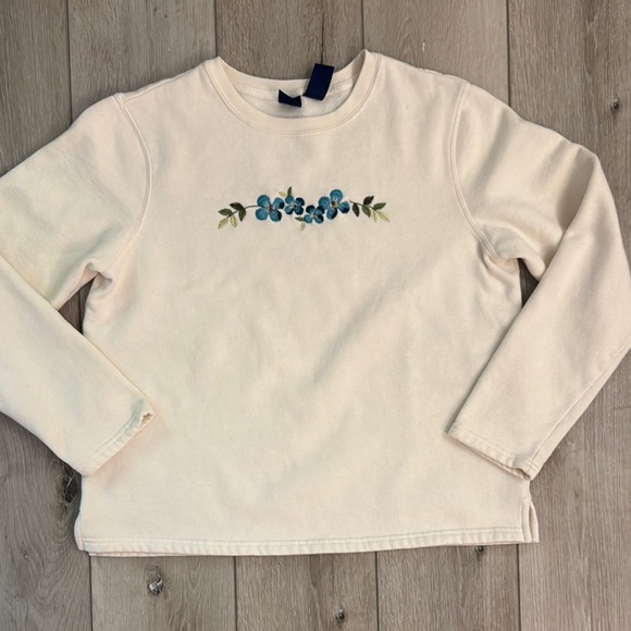 Basic Editions Tops - Basic Editions Cream and Floral Embroidered Sweatshirt size L.